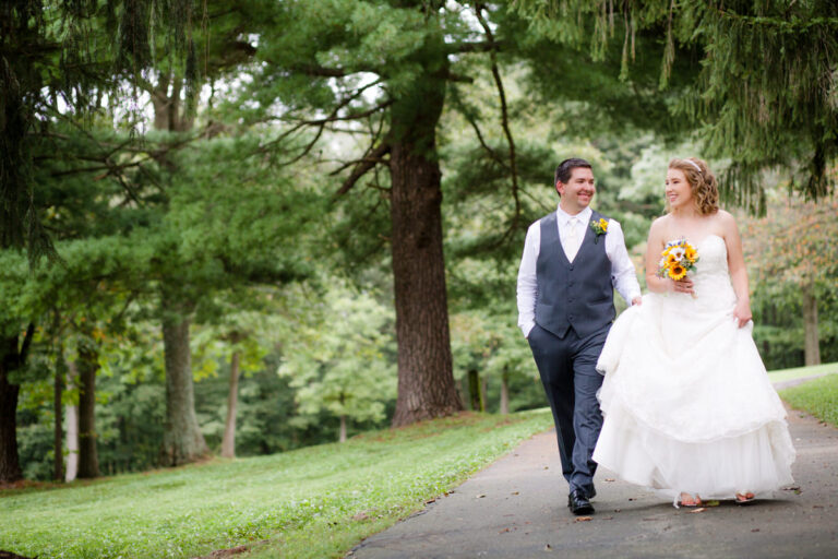 How to Choose a Wedding Photographer and Set Expectations